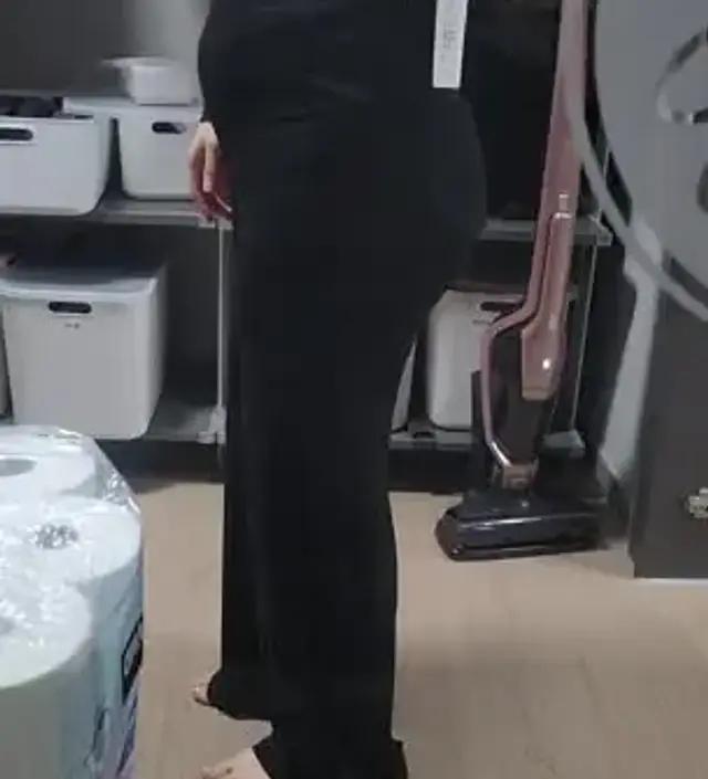 키 152 저한텐 너무 기네요. 사이즈를 잘 못 선택했는지 너무 커서 흘러내려용...ㅎㅎ 