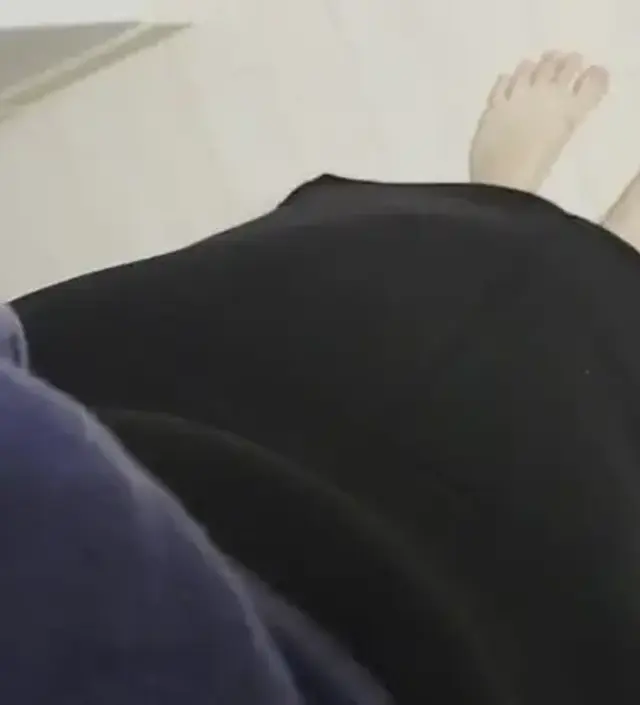 아주 편해요 ㅋㅋ 스판이 있고 몸을 딱 잡아줘서 나 임산부야~ 보여주는 옷입니다.