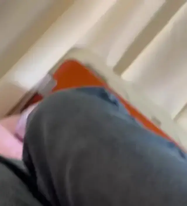 병원에서 수액맞으며 찍어봤어요  골반이  있어서 첨엔 좀 조이는데 입다보면  편하고이