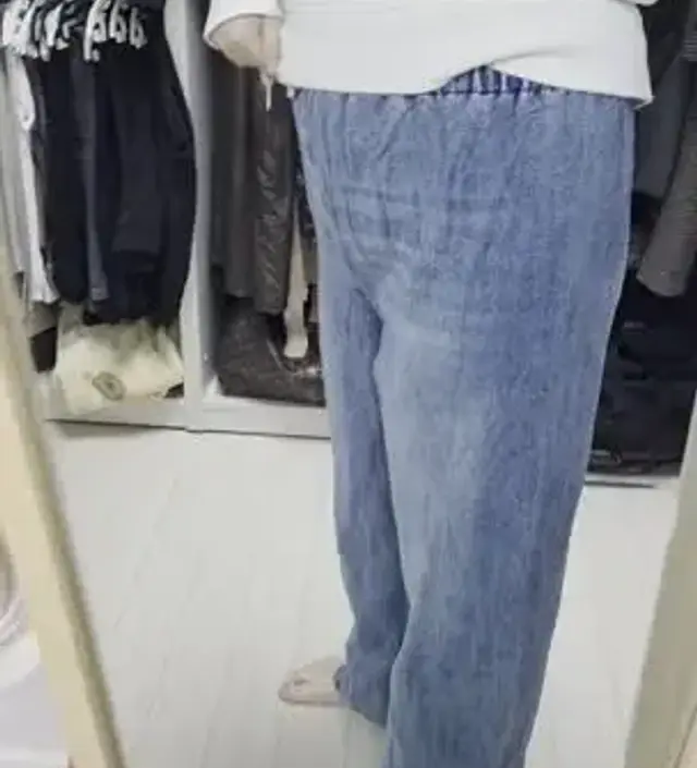 편하고 길이도 적당해서 좋은데 주머니가 없네요ㅠㅠ그게 약간 아쉽지만 좋아요!