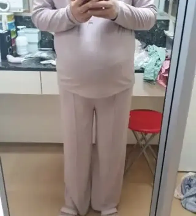 출산후 집에서 편하거 수유하면서 입을려고 평보고 구매했는데 편하고 좋아요.
