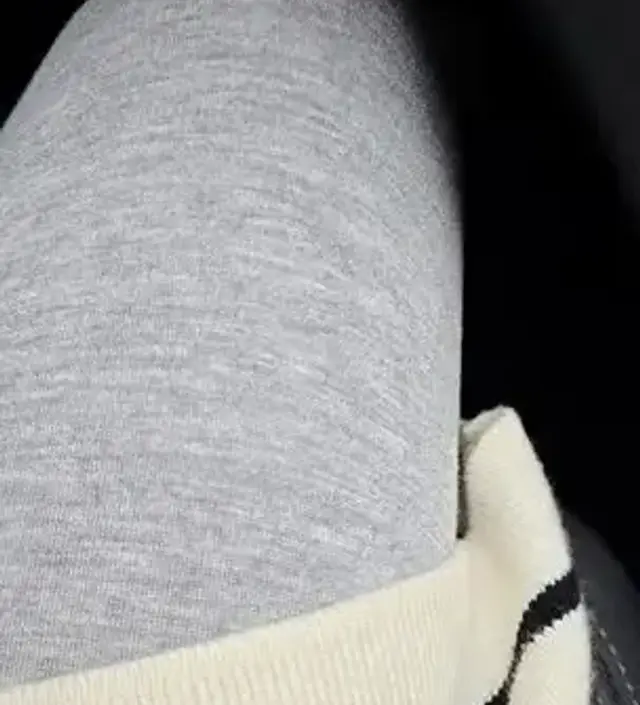 텐셀 레깅스랑 고민하다가 푸딩 레깅스로 샀어요~ 진멜란지 색상은 키작맘 사이즈로 샀