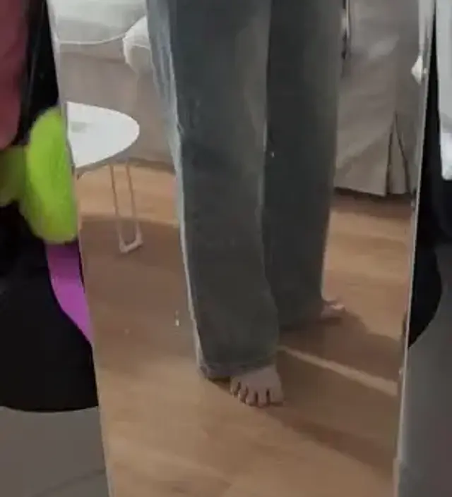 색감이랑 통 넓은 거 넘 맘에 들어요!!! 임산부지만 다가오는 봄에 예쁜 청바지랑 코디