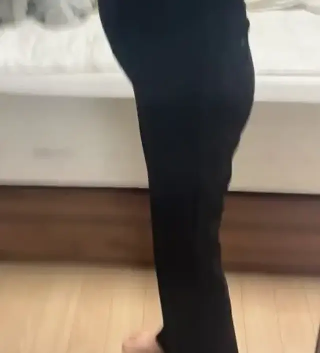 바지핏이 정말 이뻐요! 배가 많이 나와서 여유있진않지만 편하게 잘 입고잇어요 !