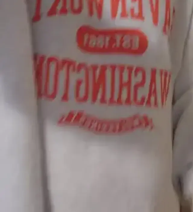 넉넉한데 핏은 예쁘네요
