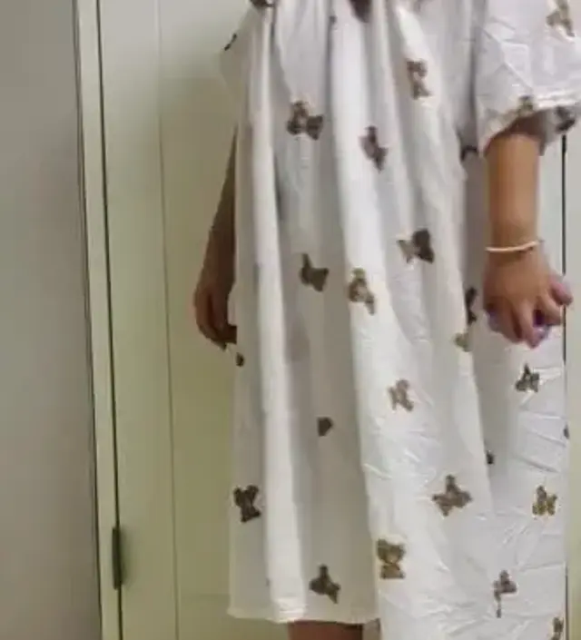 건조기를 돌리고 좀 오래뒀더니 구김이 생겼는데 원래 구김많이 안가고 편하고 예뻐요~