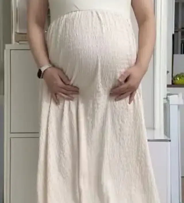 맘에 들어요! 만삭 배에 사이즈 넉넉하고 티부분 신축성 좋네요. 얇아서 봄부터 초여름