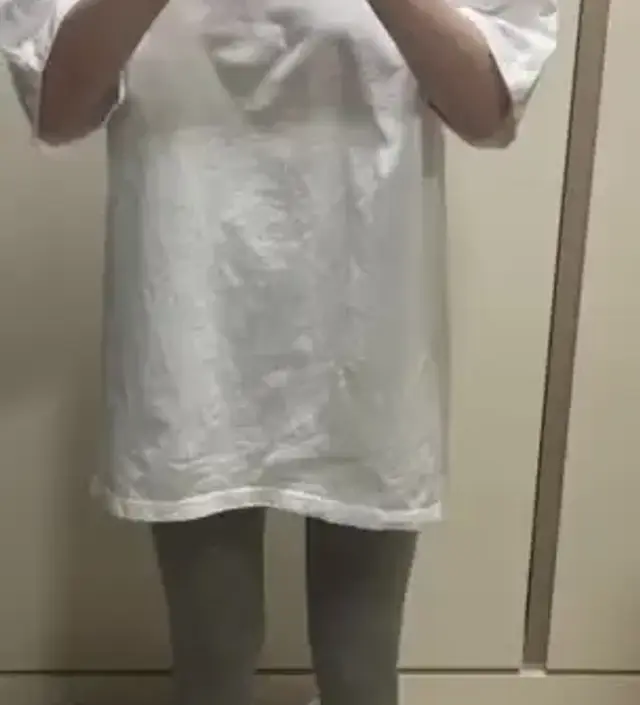 좀두꺼운 레깅스만 있어서 봄에 입으려고 얇은 레깅스샀는데 괜찮은거같아요. 라지사이