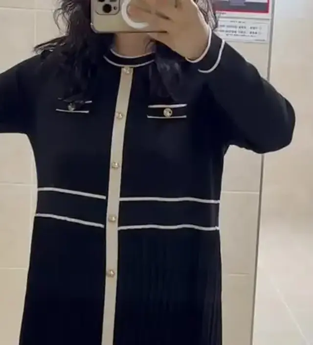 사이즈 넉넉하고 예뻐요~ 해가 맑은 날은 속이 좀 비칠거 같아요 속치마 입어야 할거같