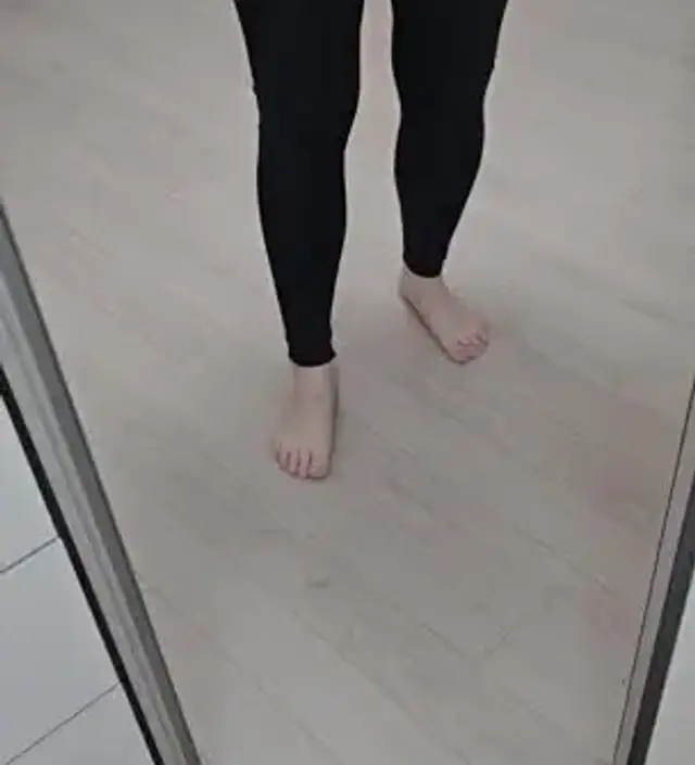 신축성이 정말 좋아서 안 입은 것처럼 편해요~바느질선도 불편한 곳 없이 촉감도 좋아요