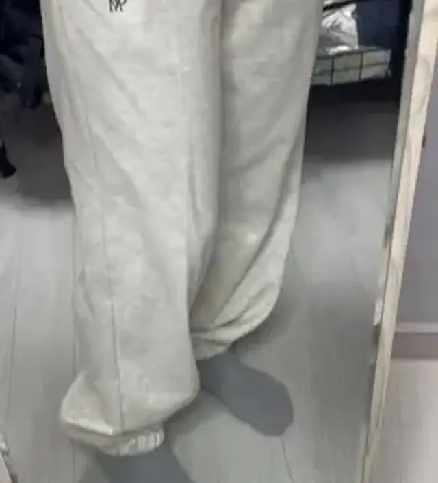 색감 너무 예뻐요! 키가 작아서 많이 길지 않을까 걱정했는데 생각보다 길지 않아서 너