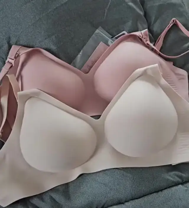 핑크색 컬러 이뻐요! 둘레 73cm/85cm 컵사이즈 좀 작아요 가슴이 잘 모이지는 않지만 편