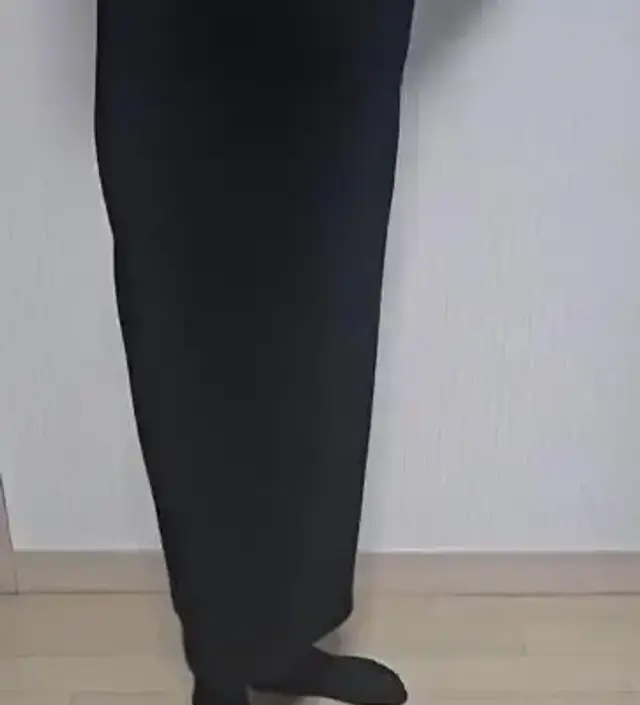 면이 부드럽고 무게감이 있어 찰랑거림이 좋습니다
