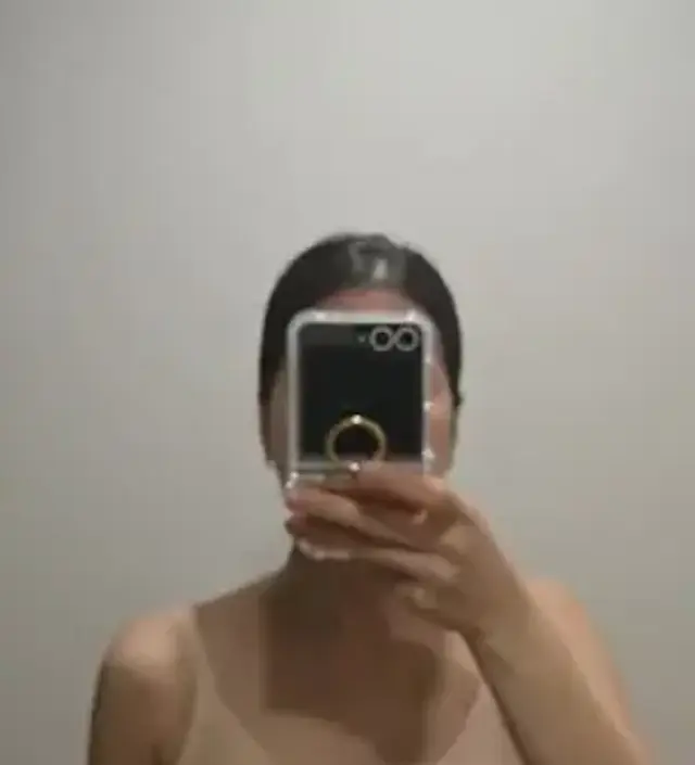 L사이즈 두번째 칸에 후크 채워서 입으니 편하고 좋네요~ 주수 더 차면 같이 보내주신 