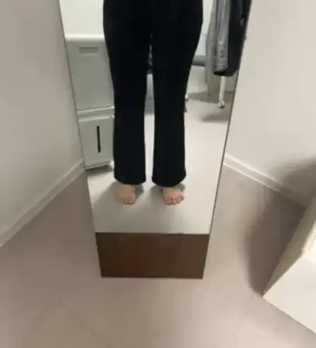 허벅지 굵은 편이라 걱정했는데 딱 맞네요 굿