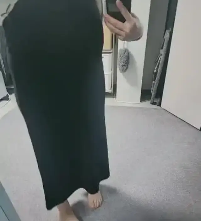 키가 크지 않아 임신 전 기장이 길지 않은 상의를 잘 입었어요. 약간 박시한 핏의 상의