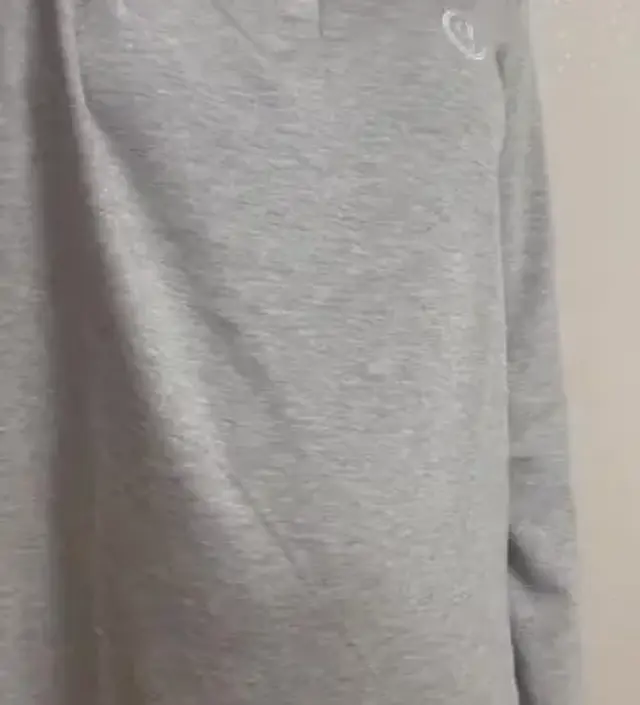 허리가 좀 더 작아서 배가 어느정도 드러나는 핏인줄 알고 샀는데 너무 헐렁거려요 23주