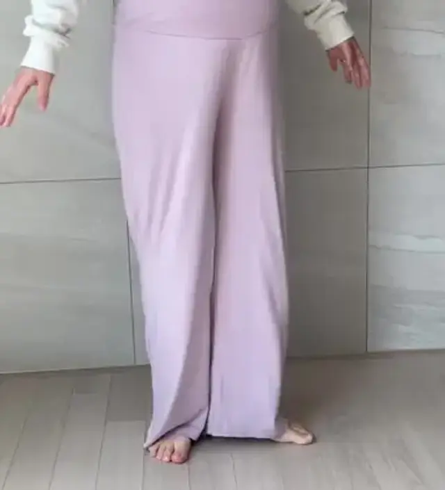 32주 임산부라 배 부분이 압박 없이 편한 옷이 필요 했어요. 임신전에 M사이즈 업었는데