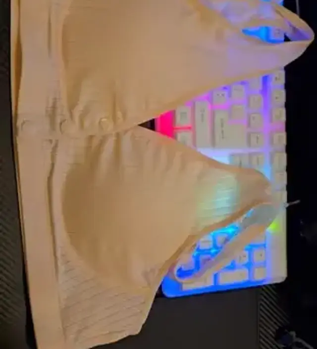 제품이 생각보다 많이 편해요. 부드럽고 열고 닫기 쉬워요. 크기도 잘 맞았어요.