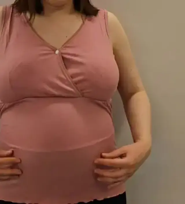 메란지 그레이 품절돼서 핑크로 시켰어요. 똑같은 제품 xxl으로 시켰는데 xl 더 잘 맞았