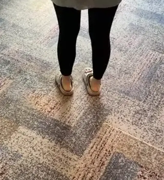 키작은맘으로 했더니 조금 짧네요~ 양말 긴거 신고 신으면 될 것 같아요!