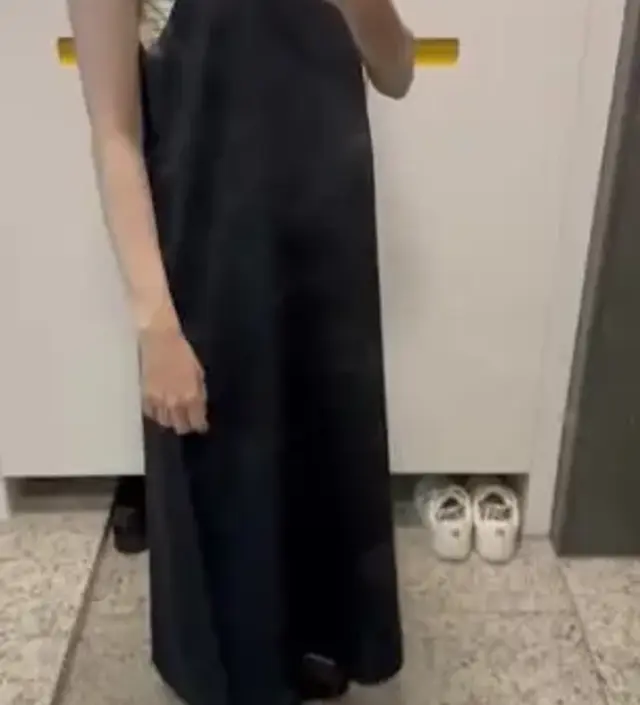 품이 넉넉해서 만삭까지도 입을 수 있겠고 임부복같지 않아서 출산후에도 계속 입을거같