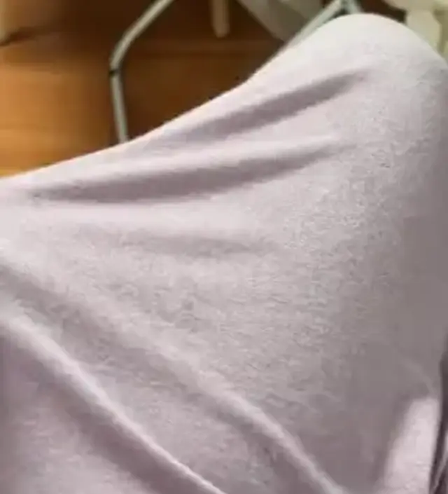 하늘하늘한 스타일이에요. 가볍게 몸에 붙어서 편해요.
