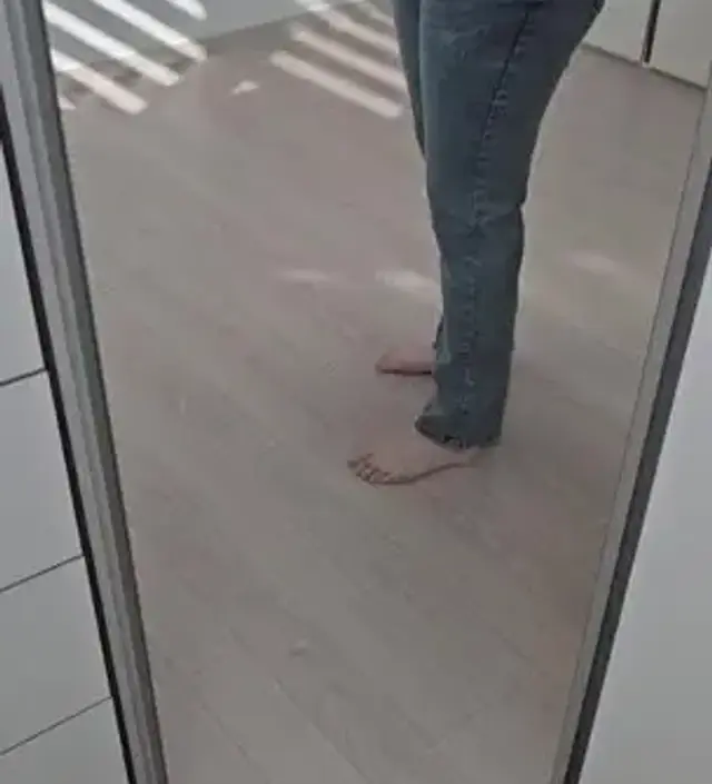 핏이 이뻐서 출산 후에도 잘 입을 수 있을 것 같아요. 색깔도 맘에 드네요^^