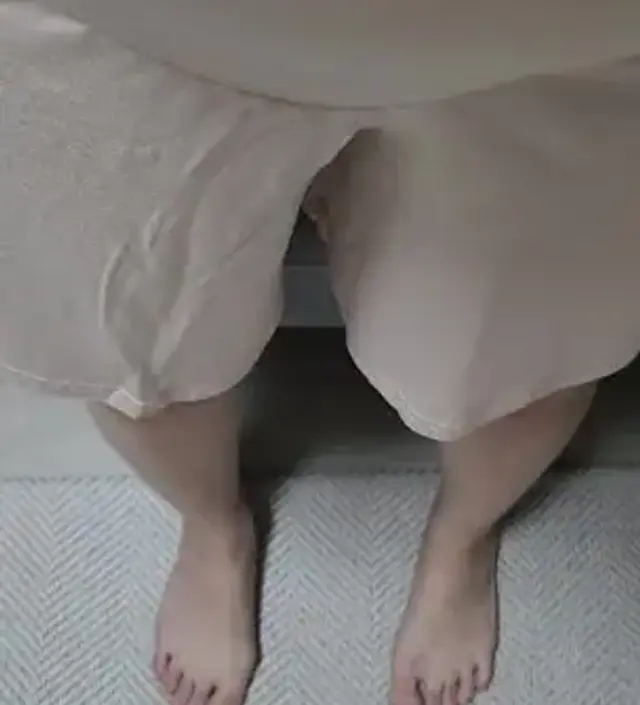 스킨색상으로 두개 했어요. 배가 좀 딱 맞는데 하늘하늘 시원하고 여름에 잘 입을것 같