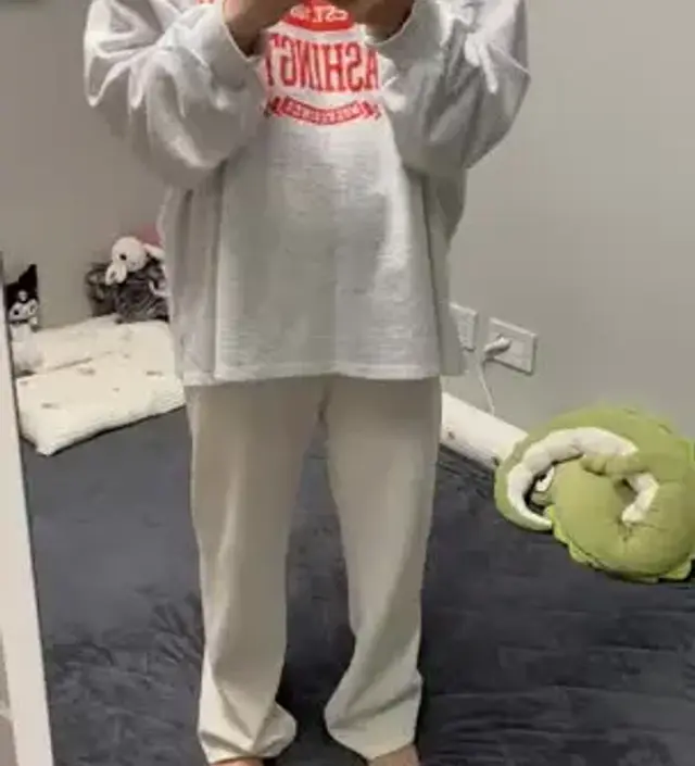 여행가려고 밝은색 바지로 구매했는데 가볍고 배도 편하고 너무 마음에 들어요 ㅎㅎ  검