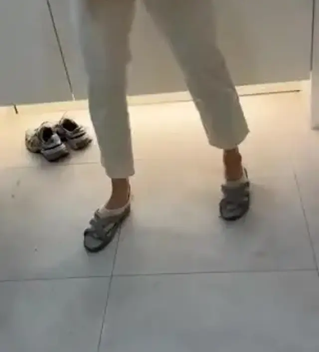 편하고 색깔도 이쁘고 여기저기 코디하기 좋아요