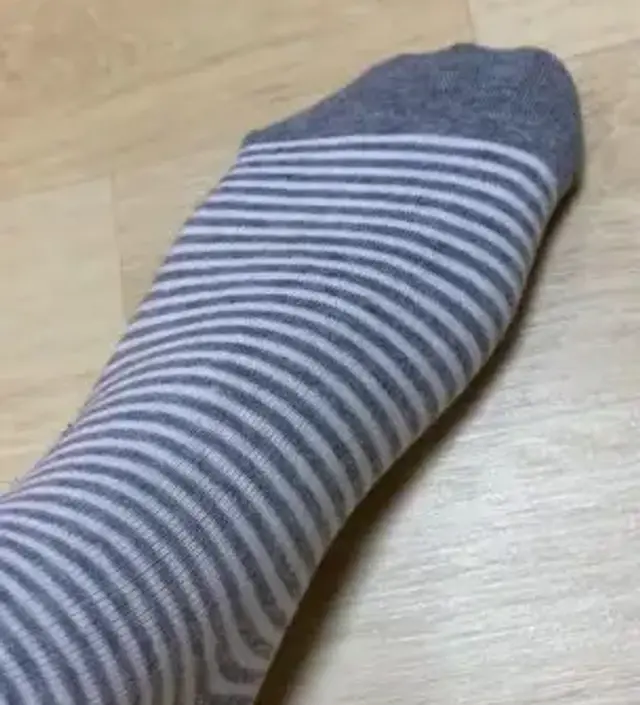 신기 넘 편하고 제가 스트라이프를 좋아해서 샀는데 옷입을때 포인트되고 좋아요