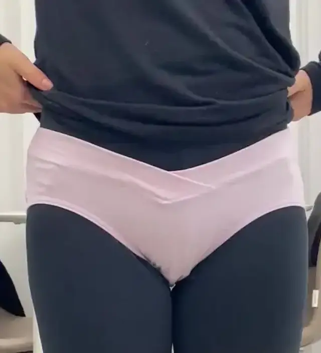 배가 나오면서 기존속옷이 배부분이 조금 끼더라구요. 그래서 구매했는데 편하고 좋아요