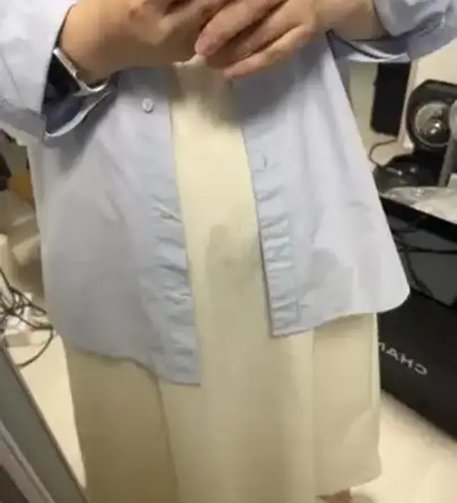 만삭이라 배가 너무 많이 나와서 편하게 입을 임부복 찾다가 구매햇는데 소재도 바스락