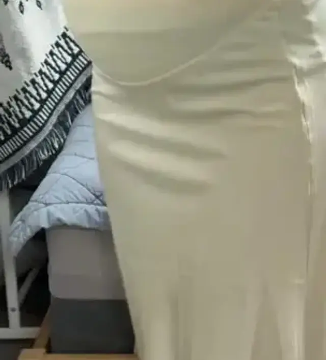 배는 편한데 엉덩이가 달라 붙어서 약간 불편해요ㅠㅠ 그리고 비침이 심한편 그래서 엉