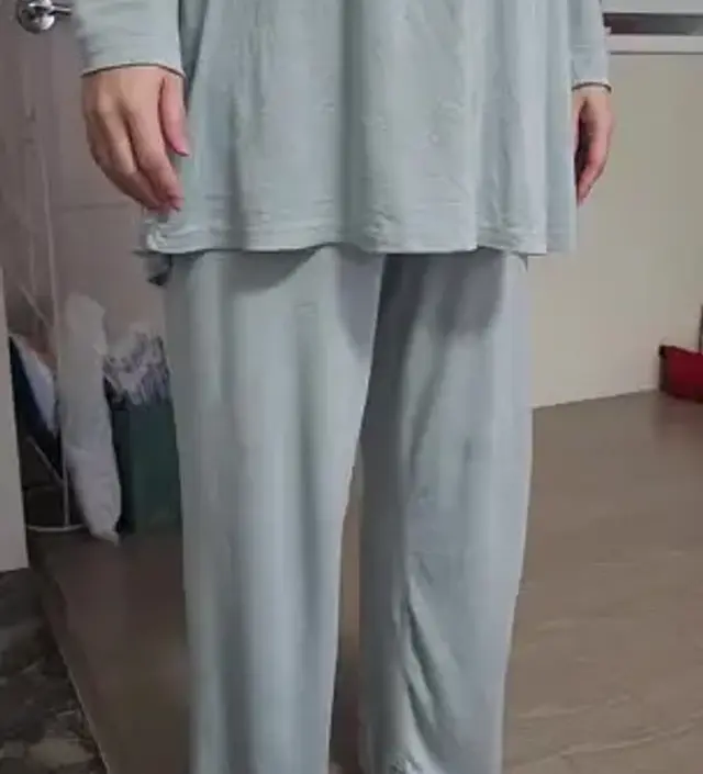 평소에입던 고무바지도 점점 불편해지는것 같아서 수유도 가능한 잠옷으로 구매했습니다