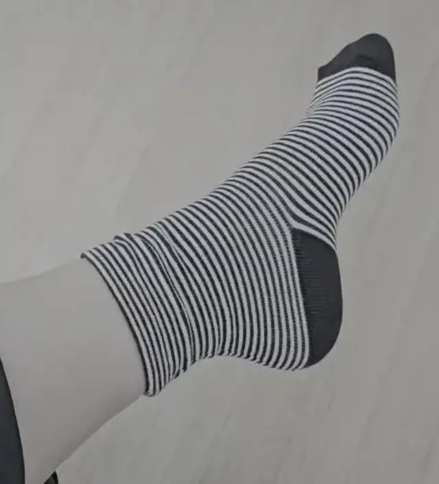 다리가 부어서 양말 조차 불편했는데
