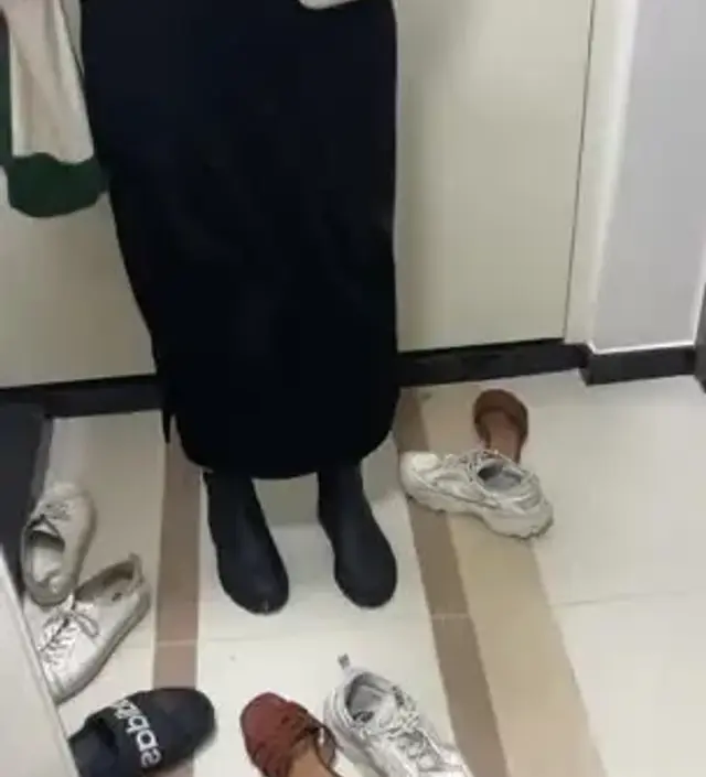 배가 편해서 마음에 들어요 회사갈 때 이거 입고 갑니다