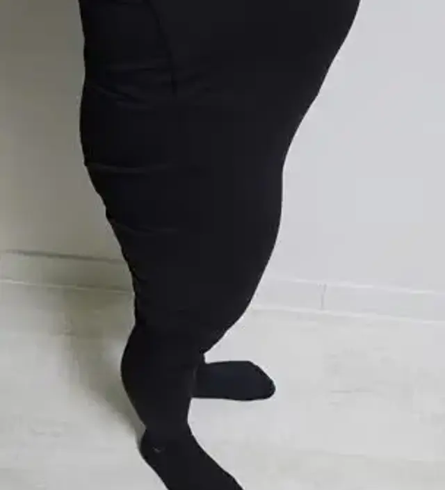 입었을때 촉감이 부드럽고 시원해서 여름에 잘입을것같아요 두께도 봄여름에 입기 딱 적