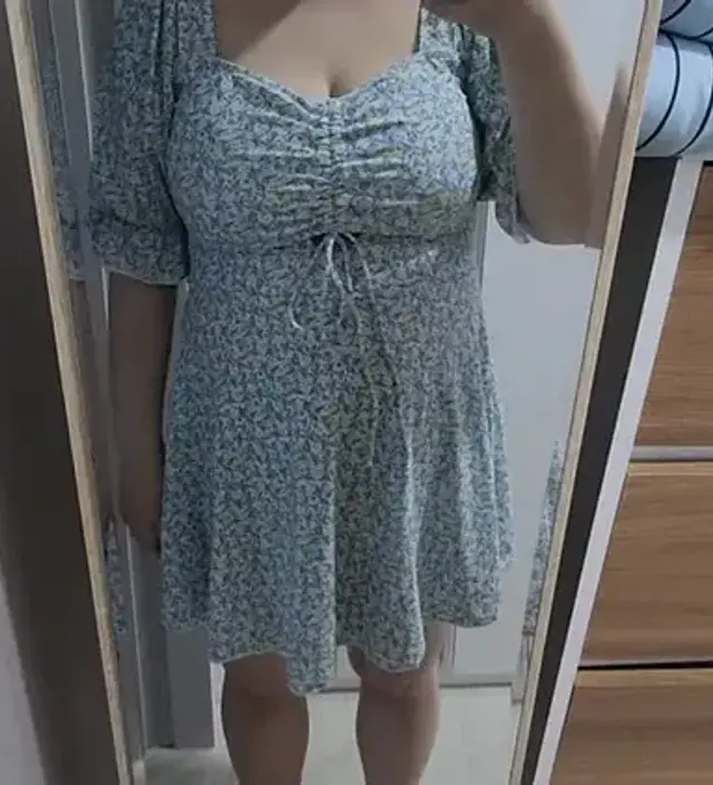 원래 살쪄있는 몸에 임신한거라 젤 큰치수가 있는 제품으로 픽했어요 디자인두 맘에 들