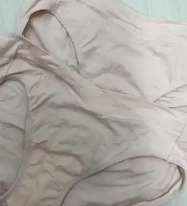 면이라 너무 부드러워요. 임신전에 90이었는데 살 더쪄도 입을 수 있게 105했더니 적당