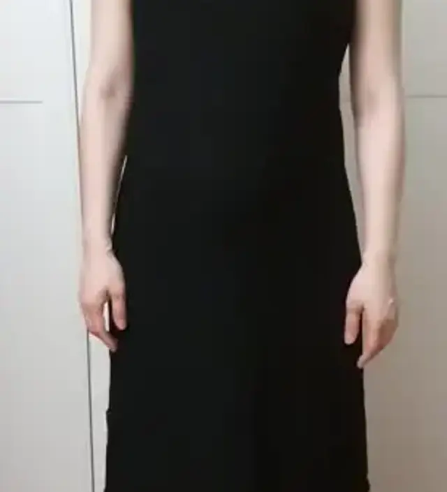 임신 중기에 이르니 기존 이너롱나시가 좀 짧고 작더라구요. 이제 여름이라 원피스를 주