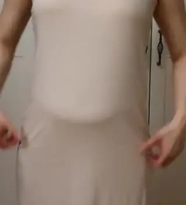 임신 중기에 이르니 기존 이너롱나시가 좀 짧고 작더라구요. 이제 여름이라 원피스를 주