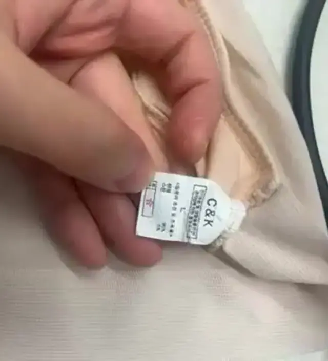 한세트 시켜서 입다가 좋아서 한세트 더 구매했어요 배아래까지 와서 배가 불러와도 편