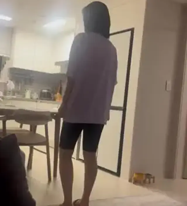 소임에서 10부 레깅스 m사이즈 잘맞아서 이거도 m사이즈 불렀는데 이건 좀 타이트해요 