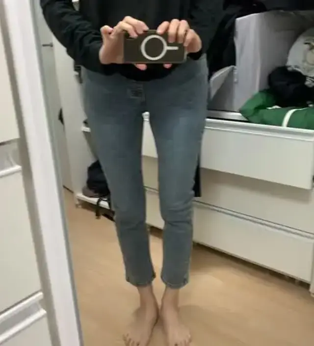 살짝 도톰하고 정말편하네요! 임부복 같지않은 핏이에요! 
