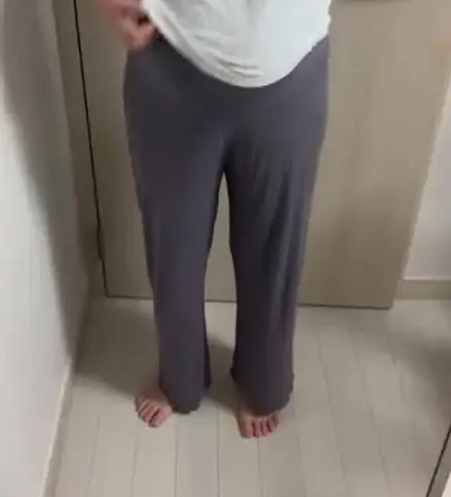 얇고 입었을 때 너무 편해요 소재도 부드러워서 기분좋아요