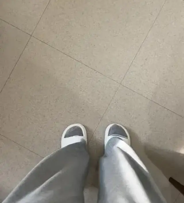 166cm에 롱기장 끌리지않고 좋아요! 입었을때 촉감도 좋고 가벼워서 편하구요 배조임도