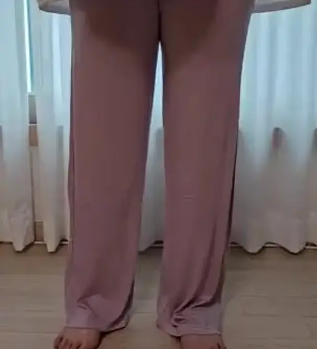 찰랑찰랑 소재라 넘 편해요
