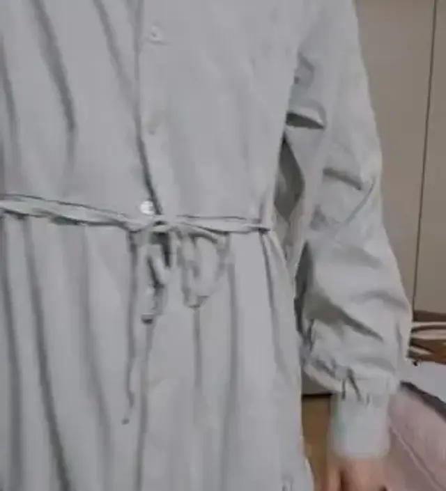 세탁기에 빨아봤는데 구김도 많지 않고 옷이 잘 늘어나요
